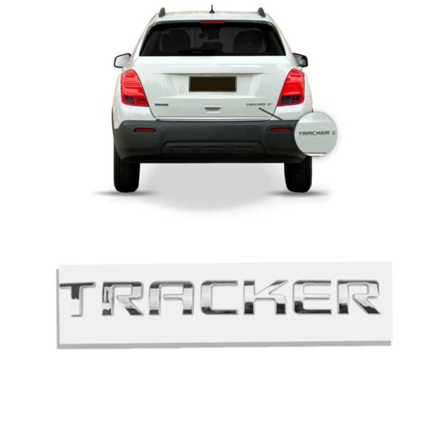 Emblema Tampa Traseira Tracker 2014 Prateado