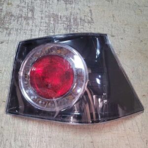 LANTERNA TRASEIRA CANTO GOLF GTI FUME 2007 A 2012 PEQUENA AVARIA LE